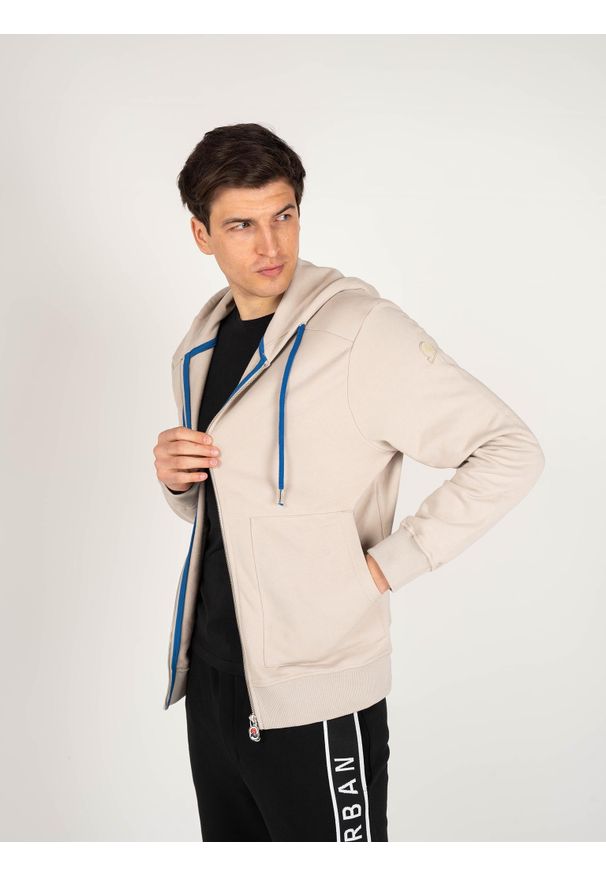 Invicta Bluza | 4454252 / U | Mężczyzna | Beżowy. Okazja: na co dzień. Typ kołnierza: kaptur. Kolor: beżowy. Materiał: bawełna. Wzór: aplikacja. Styl: casual