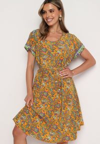 Born2be - Żółta Wiskozowa Sukienka Rozkloszowana we Wzór Paisley Mastis. Kolor: żółty. Materiał: wiskoza. Wzór: paisley #2