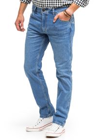 Wrangler - WRANGLER GREENSBORO MĘSKIE SPODNIE JEANSOWE LIGHTHOUSE W15QHNR20 112319139