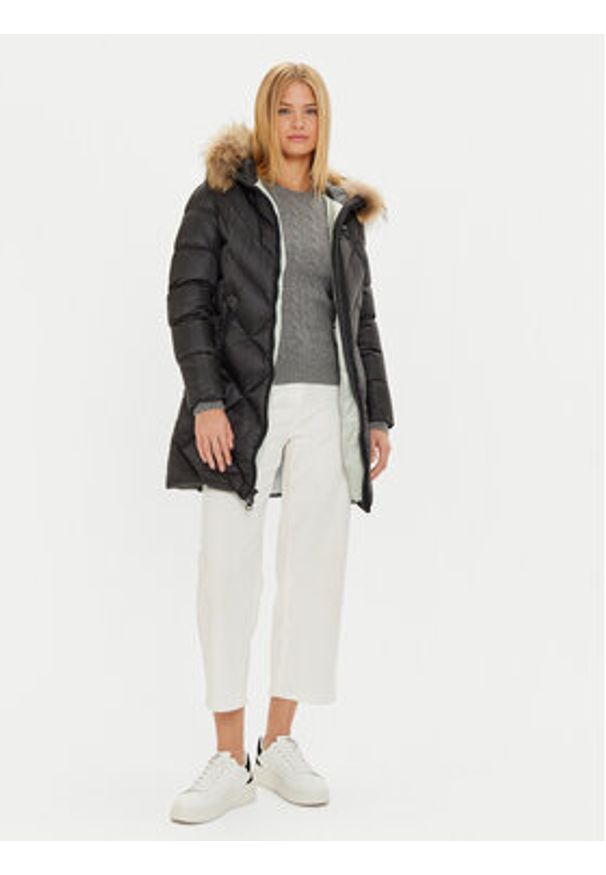 Blauer Kurtka zimowa 24WBLDK03052 Czarny Regular Fit. Kolor: czarny. Materiał: syntetyk. Sezon: zima