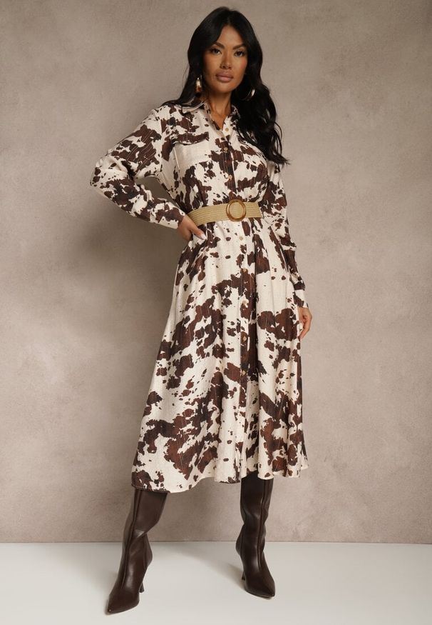 Renee - Brązowa Sukienka z Wiskozą o Koszulowym Kroju z Paskiem w Krowie Łaty Carlitia. Okazja: na imprezę. Kolor: brązowy. Materiał: wiskoza. Typ sukienki: koszulowe