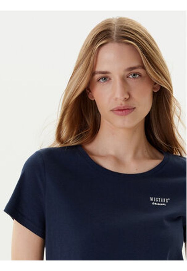 Mustang T-Shirt Alma 1016155 Granatowy Regular Fit. Kolor: niebieski. Materiał: bawełna