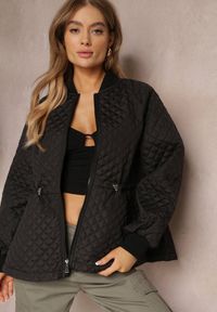 Renee - Czarna Pikowana Kurtka Bomberka ze Ściągaczami Libbie. Kolor: czarny. Styl: elegancki #3