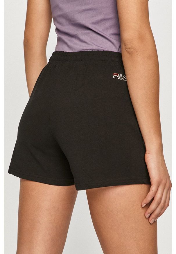 Fila - Szorty. Okazja: na co dzień. Kolor: czarny. Wzór: nadruk. Styl: casual