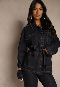 Renee - Niebieska Jeansowa Kurtka o Koszulowym Kroju z Wiązanym Paskiem Zennava. Kolor: niebieski. Materiał: jeans