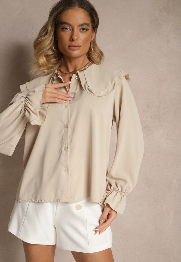 Renee - Beżowa Koszula Ozdobiona Falbankami i Kołnierzykiem Evirana. Okazja: na co dzień. Typ kołnierza: kołnierz z falbankami. Kolor: beżowy. Materiał: jeans. Długość rękawa: długi rękaw. Długość: długie. Wzór: aplikacja. Styl: casual, elegancki