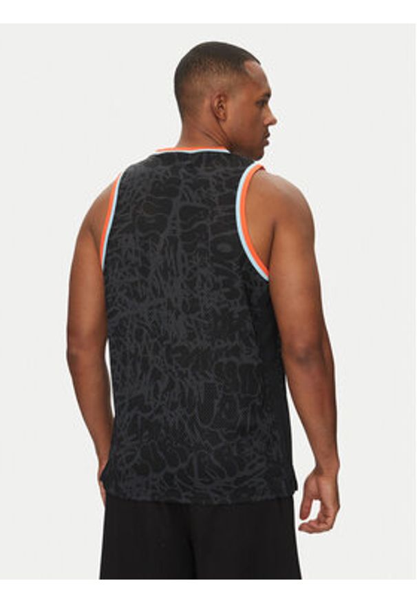 Under Armour Tank top Zone Pro 6000369 Czarny Regular Fit. Kolor: czarny. Materiał: syntetyk