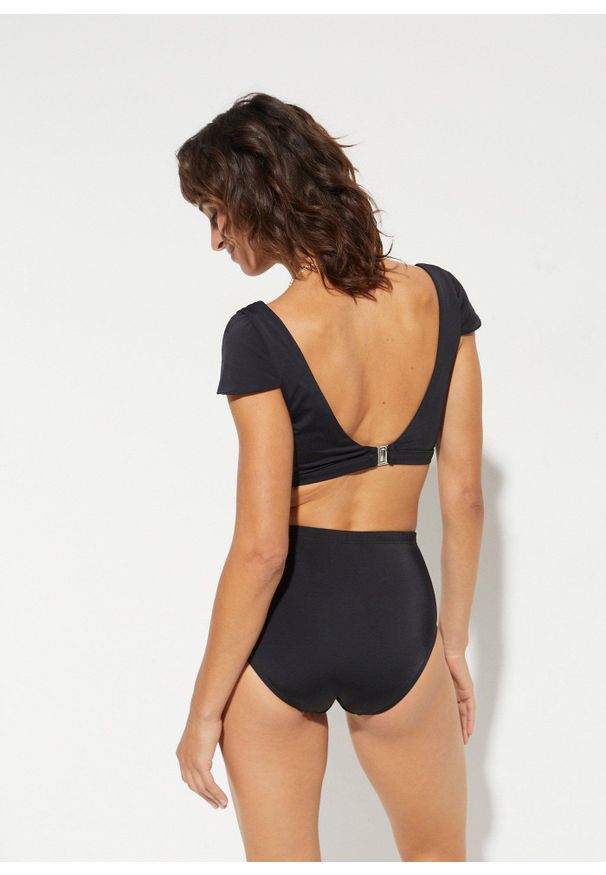 bonprix - Figi bikini shape, high waist, lekki stopień modelowania sylwetki. Stan: podwyższony. Kolor: czarny. Materiał: materiał