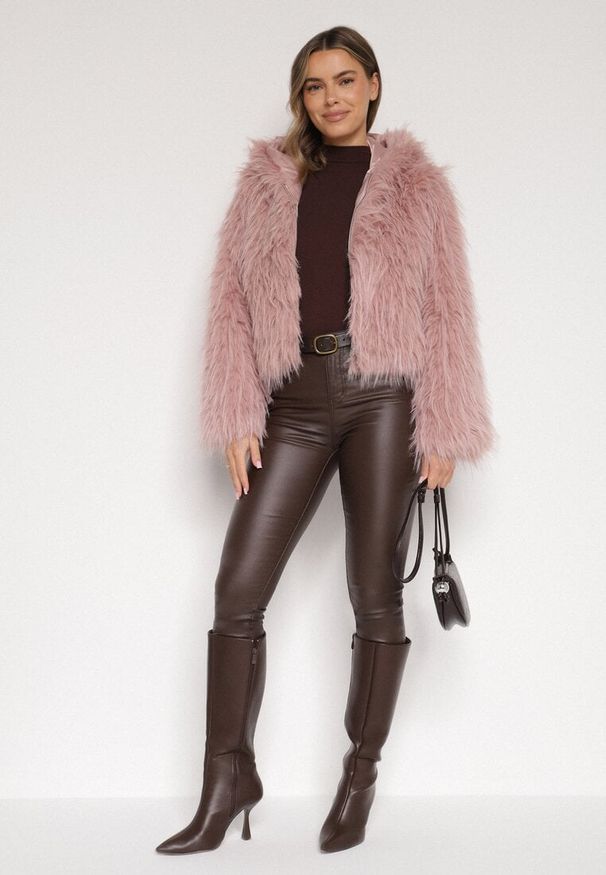 Born2be - Różowa Kurtka Futerko na Suwak z Kapturem Zetale. Okazja: na spacer. Typ kołnierza: kaptur. Kolor: różowy. Materiał: futro. Wzór: gładki