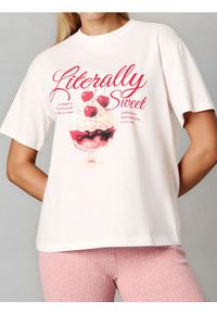 Sinsay - Bawełniana koszulka z nadrukiem - kremowy. Kolor: kremowy. Materiał: bawełna. Wzór: nadruk #1
