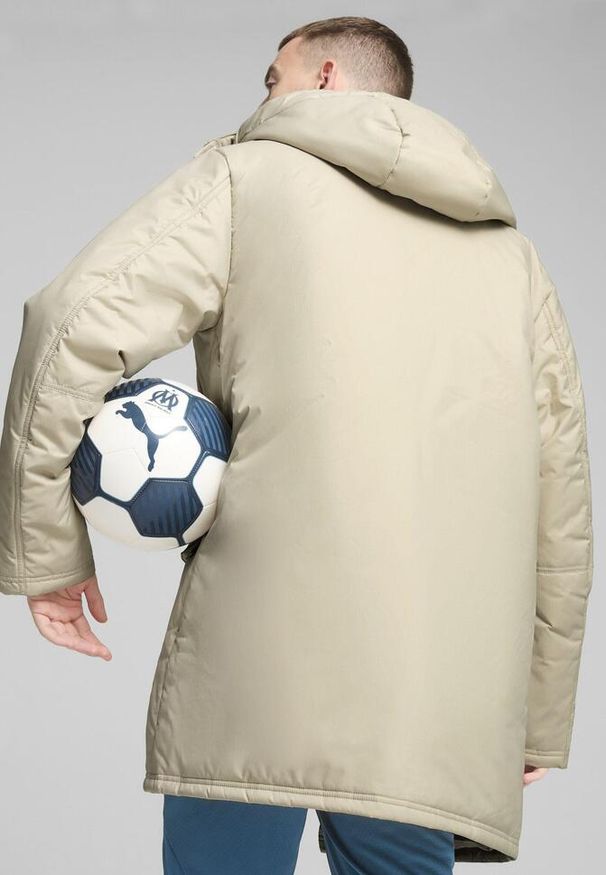 Puma - Parka OM 2024/25. Kolor: wielokolorowy, beżowy, niebieski. Sezon: zima