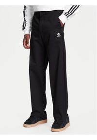 Adidas - adidas Spodnie materiałowe Trefoil Essentials JD2442 Czarny Regular Fit. Kolor: czarny. Materiał: bawełna