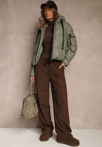 Renee - Zielona Kurtka Puffer z Pikowanymi Przeszyciami i Kapturem Renaria. Okazja: na co dzień. Typ kołnierza: kaptur. Kolor: zielony. Materiał: jeans, poliester. Sezon: zima. Styl: casual #4