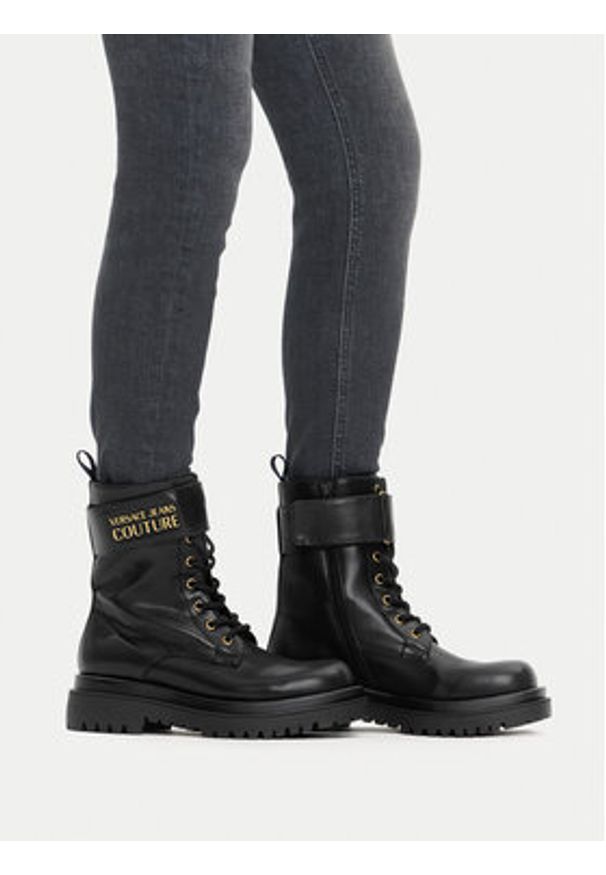 Versace Jeans Couture Trzewiki 79VA3S64 Czarny. Kolor: czarny. Materiał: skóra