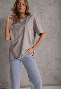 Renee - Szary Bawełniany T-shirt Oversize z Haftowanym Napisem z Cekinami Talomora. Okazja: na imprezę, na co dzień. Kolor: szary. Materiał: bawełna. Wzór: haft, napisy. Styl: rockowy, casual #5