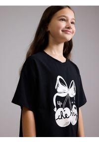 Reserved - T-shirt z nadrukiem - czarny. Kolor: czarny. Materiał: bawełna. Wzór: nadruk #1