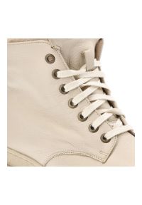 Beżowe Botki Blu Skórzane Ocieplane Buty Damskie. Okazja: do pracy, na spacer. Kolor: beżowy. Materiał: skóra. Szerokość cholewki: normalna. Sezon: jesień. Obcas: na obcasie. Wysokość obcasa: niski #6