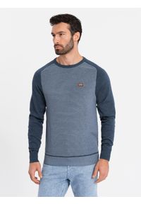 Ombre Clothing - Bawełniany męski sweter z naszywką i raglanowymi rękawami – granatowy V1 - Rozmiar: XL. Okazja: na co dzień. Kolor: niebieski. Materiał: bawełna. Długość rękawa: raglanowy rękaw. Wzór: aplikacja. Styl: casual