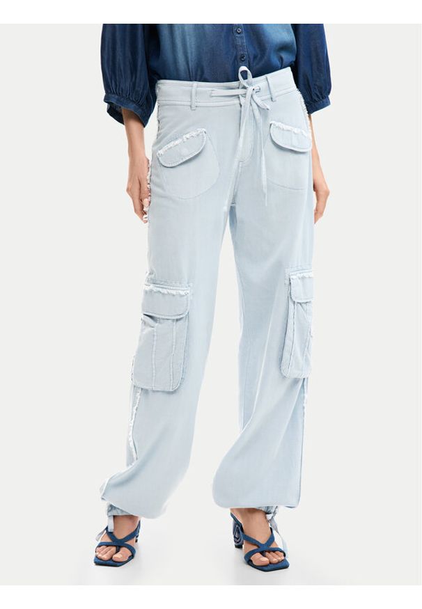 Desigual Spodnie materiałowe 26SWPW25 Niebieski Regular Fit. Kolor: niebieski. Materiał: bawełna