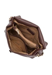 Wittchen - Damska torebka z gładką klapą i łańcuszkiem brązowa. Kolor: brązowy. Wzór: gładki. Materiał: skórzane. Styl: casual. Rodzaj torebki: na ramię #4