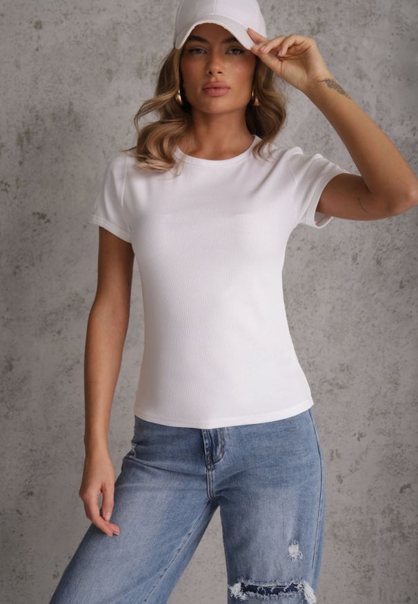 Renee - Biały Bawełniany T-shirt o Dopasowanym Kroju z Prążkowanego Materiału Lailya. Kolor: biały. Materiał: bawełna, prążkowany, materiał. Styl: elegancki