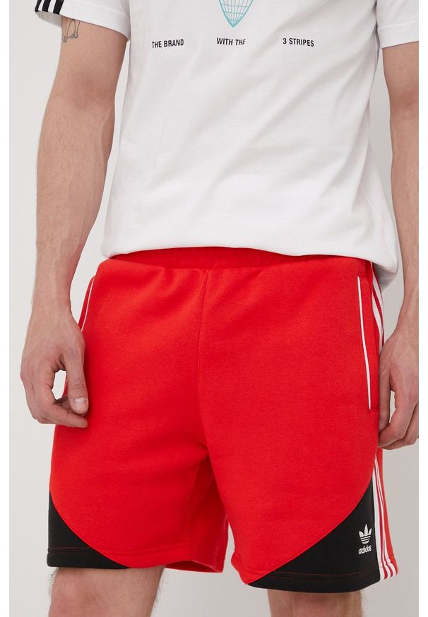 adidas Originals szorty męskie kolor czerwony. Kolor: czerwony. Materiał: dzianina, poliester, bawełna