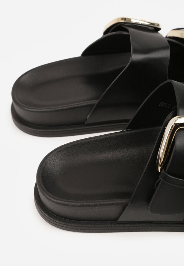 Born2be - Czarne Klapki Ozdobione Dwoma Paskami i Klamrami Jilryna. Okazja: na co dzień. Kolor: czarny. Materiał: jeans, len. Wzór: aplikacja. Sezon: lato. Styl: casual, klasyczny