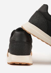 Born2be - Czarne Buty Sportowe Sneakersy z Ozdobnymi Naszyciami Aerylia. Kolor: czarny. Materiał: jeans. Wzór: aplikacja #6