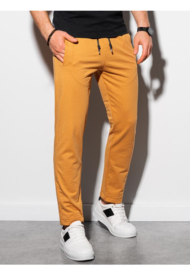 Ombre Clothing - Spodnie męskie dresowe P950 - musztardowe - XXL. Kolor: żółty. Materiał: dresówka. Styl: klasyczny