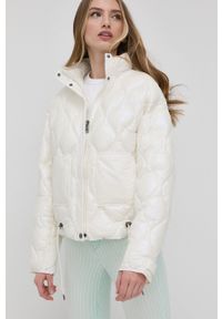 Guess kurtka damska kolor biały zimowa. Kolor: biały. Materiał: tkanina. Wzór: gładki. Sezon: zima