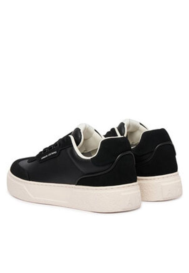 Armani Exchange Sneakersy XM002200 AF21419 MC105 Czarny. Kolor: czarny. Materiał: skóra