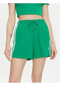 Adidas - adidas Szorty sportowe 3-Stripes IP0697 Zielony Loose Fit. Kolor: zielony. Materiał: bawełna #1