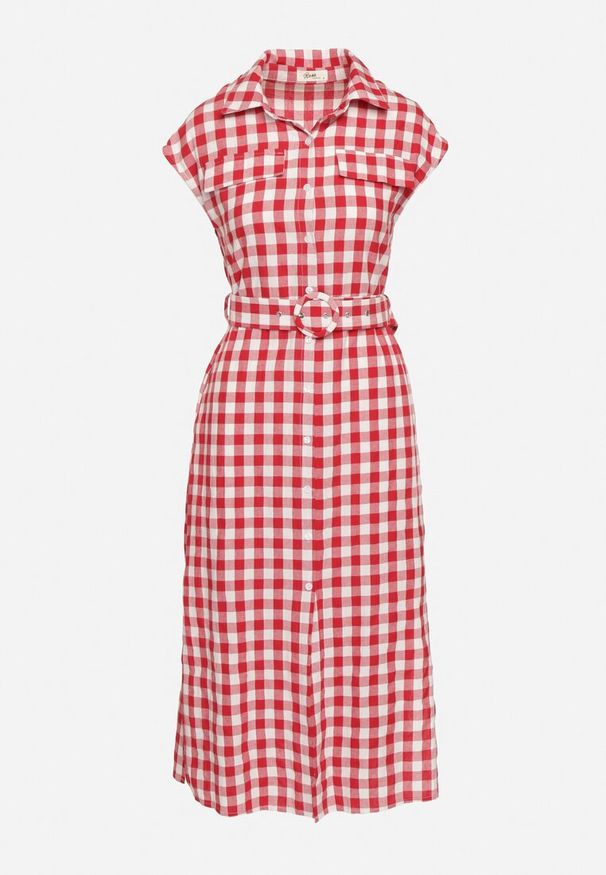 Born2be - Czerwona Bawełniana Sukienka w Kratę o Koszulowym Kroju na Guziki z Paskiem i Klamrą Qelatia. Okazja: na spotkanie biznesowe. Kolor: czerwony. Materiał: bawełna. Typ sukienki: koszulowe. Styl: elegancki, biznesowy