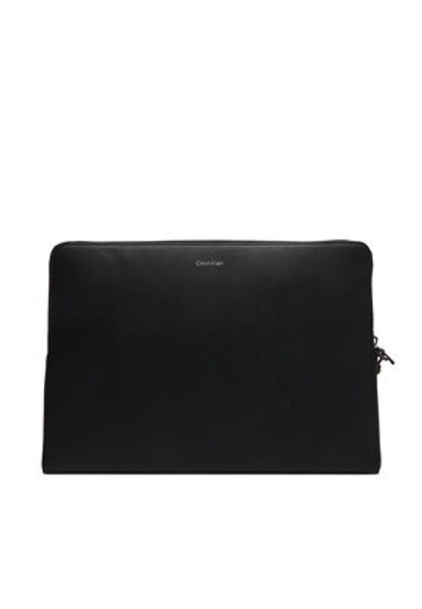 Calvin Klein Etui na tablet Emblem Hw Laptop Sleeve LV04D1171G Czarny. Kolor: czarny. Materiał: skóra