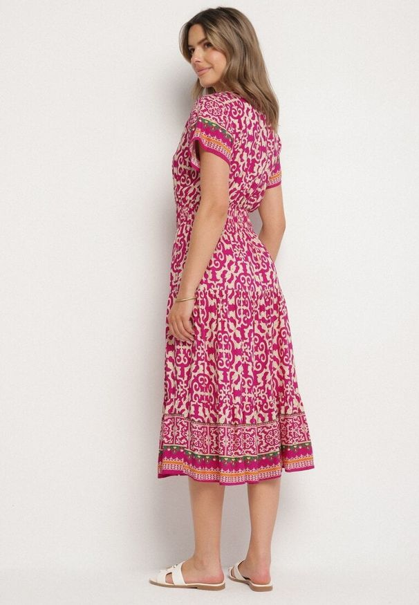 Born2be - Fioletowa Bawełniana Sukienka z Gumką w Talii i Guzikami Natiflione. Okazja: na co dzień. Typ kołnierza: dekolt w kształcie V. Kolor: fioletowy. Materiał: bawełna. Typ sukienki: rozkloszowane, oversize. Styl: klasyczny, casual, elegancki