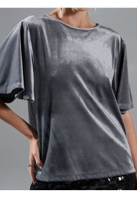 Sinsay - Koszulka z krótkim rękawem - srebrny. Kolor: srebrny. Długość rękawa: krótki rękaw. Długość: krótkie #1