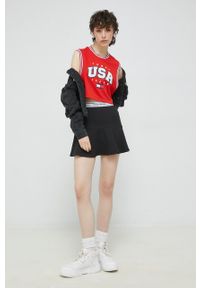 Tommy Jeans top damski kolor czerwony. Kolor: czerwony. Materiał: poliester. Wzór: nadruk #4