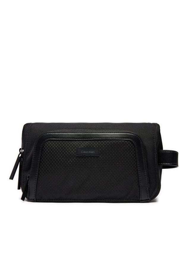 Calvin Klein Kosmetyczka Ck Remote Washbag W/Hanger K50K512077 Czarny. Kolor: czarny. Materiał: materiał