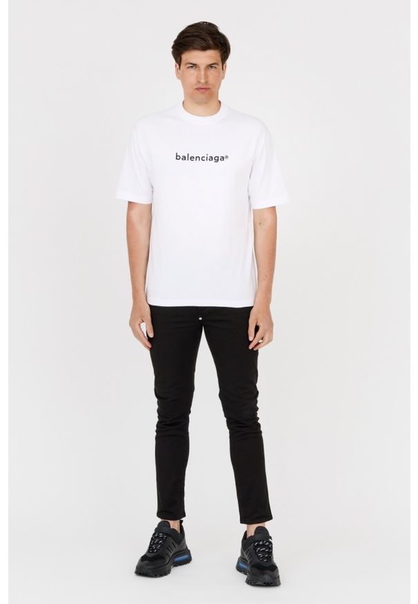 Balenciaga - BALENCIAGA Męski biały t-shirt z czarnym logo, Rozmiar S. Kolor: biały