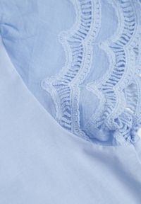 Born2be - Niebieski Bawełniany T-shirt z Koronkowymi Rękawami Carilynore. Okazja: na co dzień. Kolor: niebieski. Materiał: bawełna, koronka. Styl: casual, klasyczny, elegancki #3