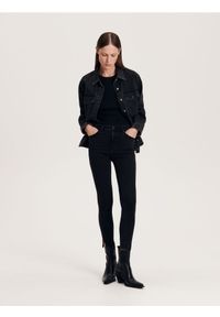 Reserved - Jeansy slim ze średnim stanem - czarny. Kolor: czarny #1