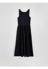 Reserved - Sukienka midi - czarny. Kolor: czarny. Materiał: dzianina. Wzór: gładki. Długość: midi #1