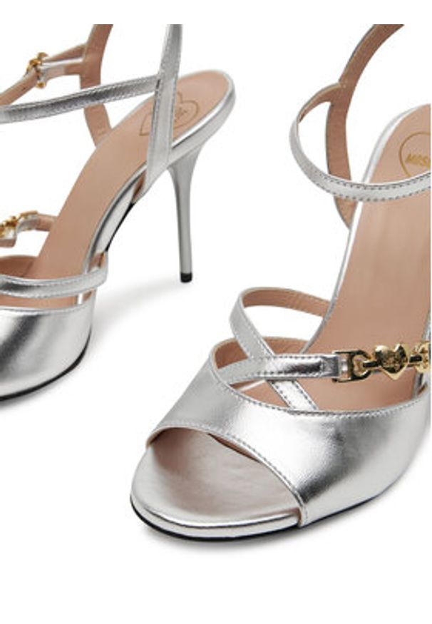 Love Moschino - LOVE MOSCHINO Sandały JA16089G1MIF090B Srebrny. Kolor: srebrny. Materiał: skóra