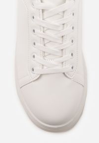 Born2be - Białe Klasyczne Sneakersy na Grubej Podeszwie Tosirra. Okazja: na co dzień. Kolor: biały. Materiał: jeans #7