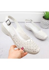 Skórzane komfortowe sandały damskie pełne ażurowe białe Rieker 41350-80. Kolor: biały. Materiał: skóra. Wzór: ażurowy #5