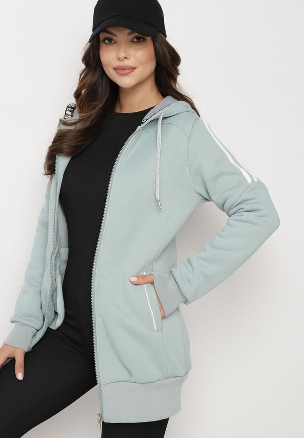 Born2be - jasnoniebieska Bluza z Kapturem o Dłuższym Fasonie Lindira. Typ kołnierza: kaptur. Kolor: zielony. Materiał: dzianina. Długość: długie