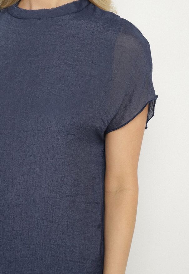 Born2be - Niebieska Sukienka Pudełkowa Ozdobiona Wiązaniem Napelira. Okazja: na co dzień. Kolor: niebieski. Materiał: jeans. Wzór: aplikacja. Styl: elegancki, casual, klasyczny