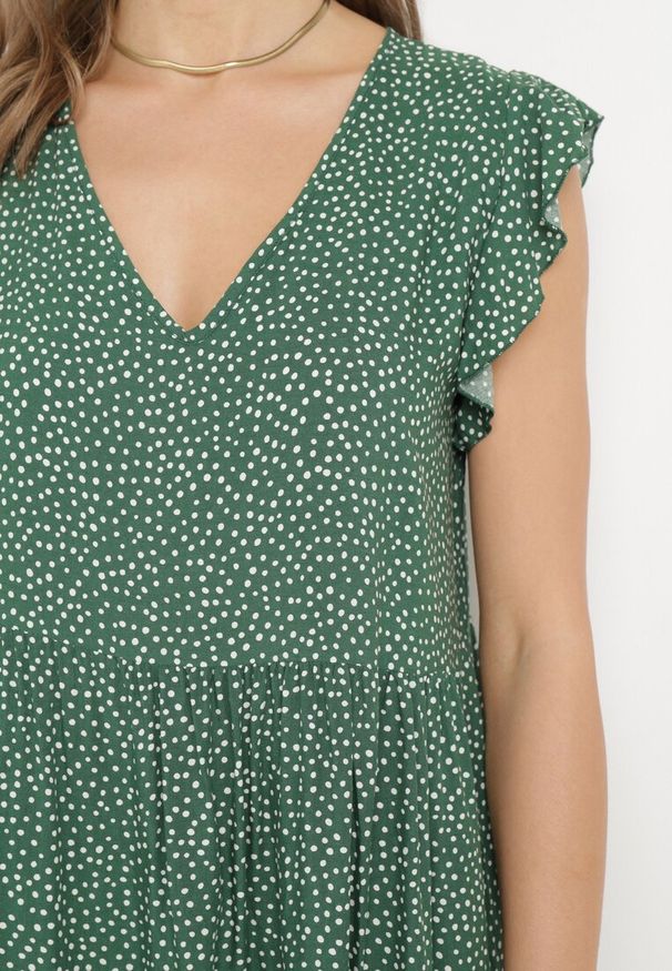 Born2be - Ciemnozielona Bawełniana Sukienka o Rozkloszowanym Kroju w Kropki Giavina. Okazja: na co dzień. Kolor: zielony. Materiał: bawełna. Wzór: kropki. Typ sukienki: sportowe, rozkloszowane. Styl: casual, sportowy