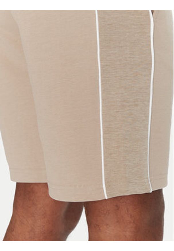 BOSS Szorty sportowe Tracksuit Short 50540752 Beżowy Regular Fit. Kolor: beżowy. Materiał: syntetyk. Styl: sportowy
