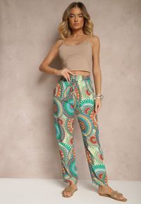Renee - Zielone Szerokie Spodnie z Bawełny High Waist w Abstrakcyjny Wzór Jorivaess. Okazja: na co dzień, na spotkanie biznesowe. Stan: podwyższony. Kolor: zielony. Materiał: bawełna. Styl: biznesowy, klasyczny, elegancki, casual